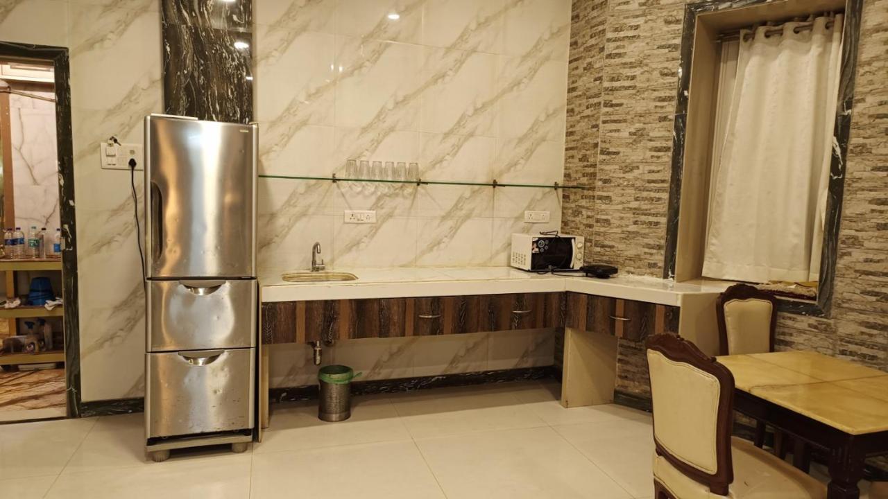 Hotel Oliver Мумбай Екстериор снимка