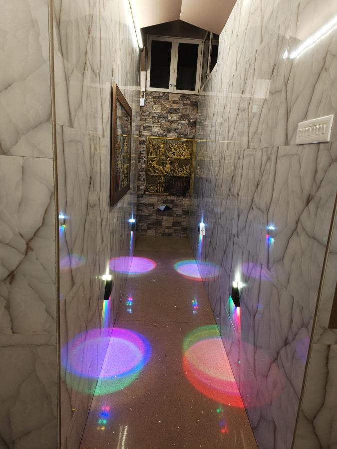 Hotel Oliver Мумбай Екстериор снимка