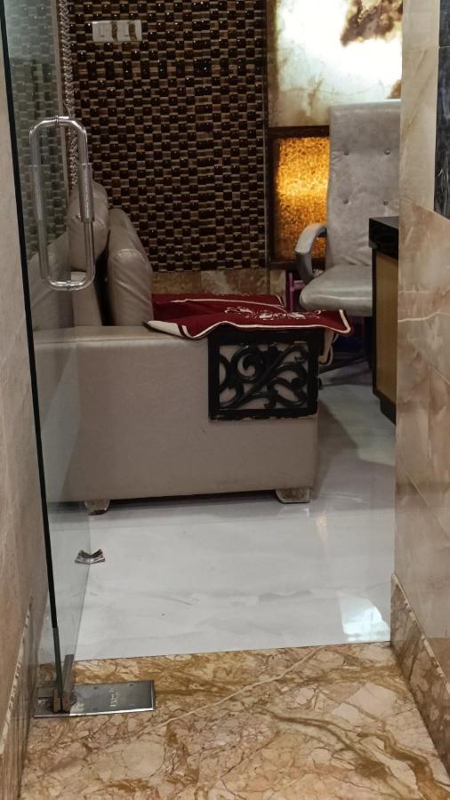 Hotel Oliver Мумбай Екстериор снимка