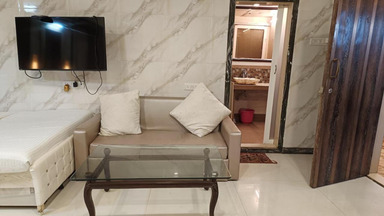 Hotel Oliver Мумбай Екстериор снимка