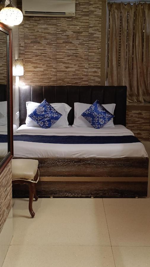 Hotel Oliver Мумбай Екстериор снимка