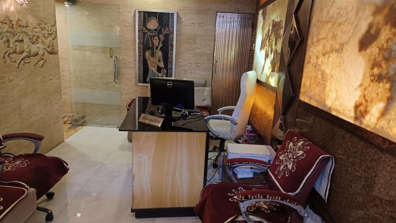 Hotel Oliver Мумбай Екстериор снимка