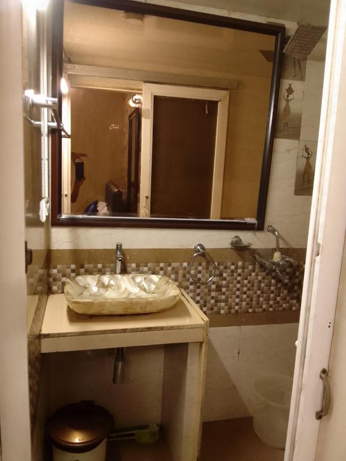 Hotel Oliver Мумбай Екстериор снимка